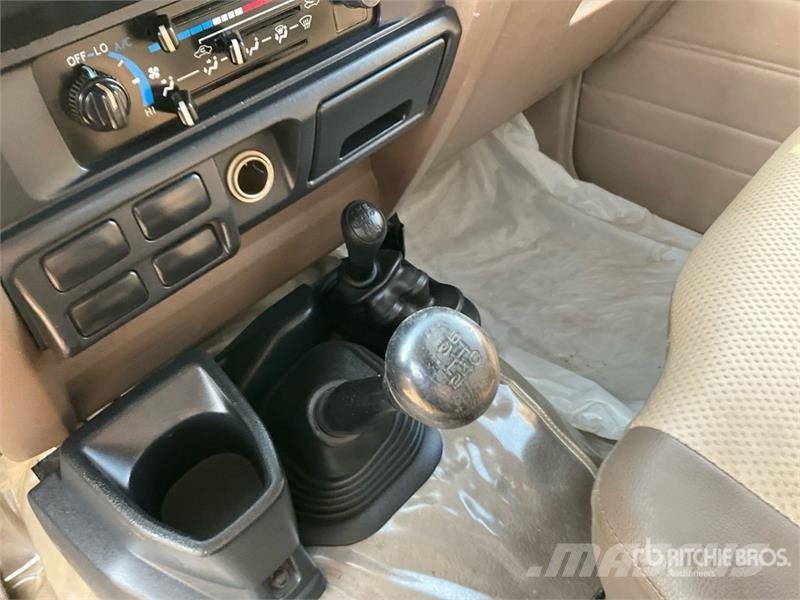 Toyota Landcruiser 79L 4x4 Crew Cab Pickup Άλλα Vans