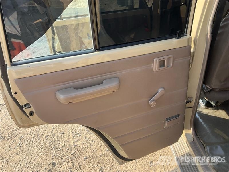 Toyota Landcruiser 79L 4x4 Crew Cab Pickup Άλλα Vans