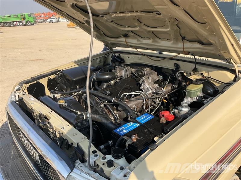 Toyota Landcruiser 79L 4x4 Crew Cab Pickup Άλλα Vans