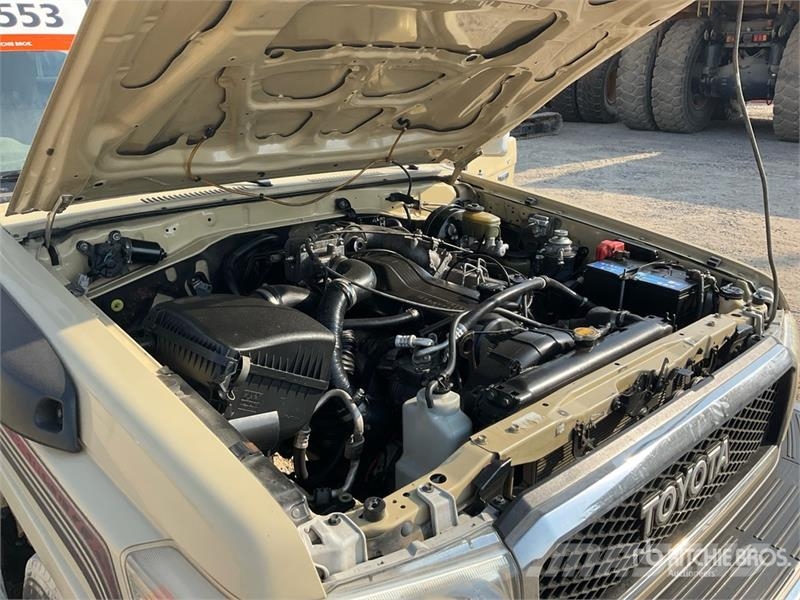 Toyota Landcruiser 79L 4x4 Crew Cab Pickup Άλλα Vans