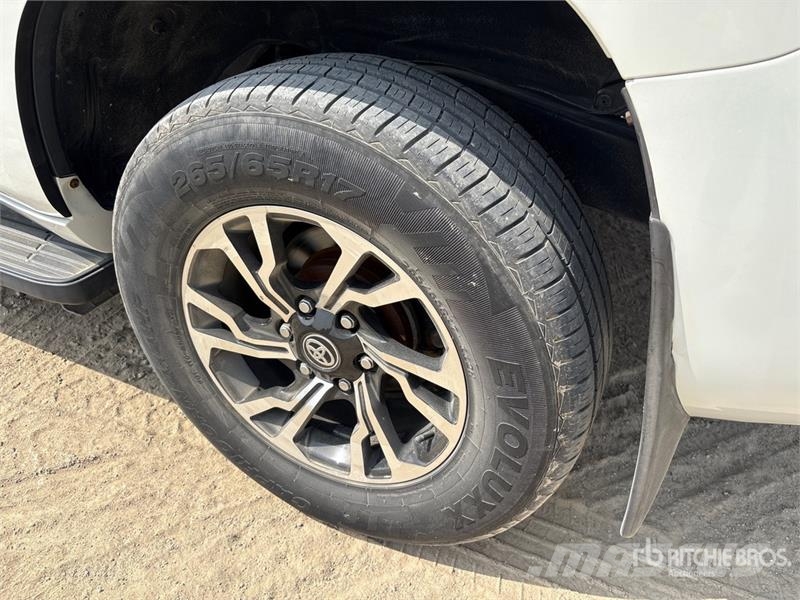 Toyota Prado GXR- 150L 4x4 SUV Coches
