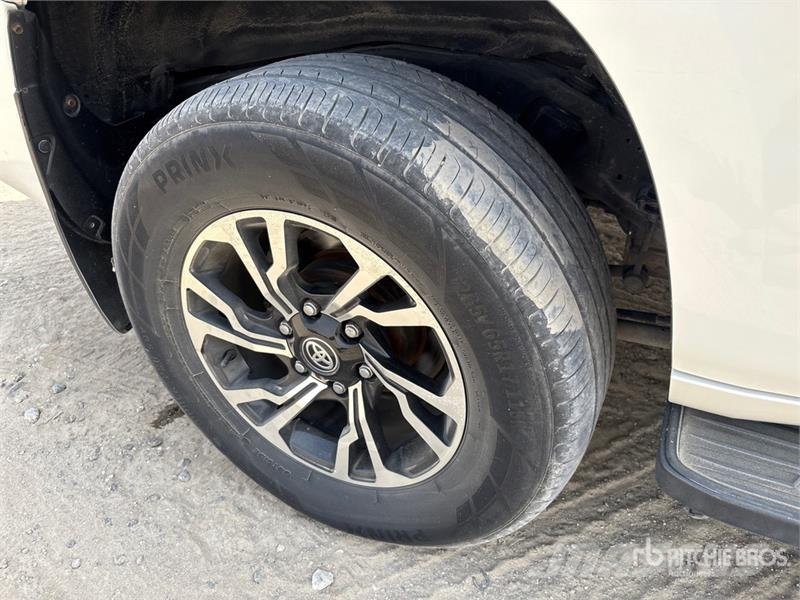 Toyota Prado GXR- 150L 4x4 SUV Coches