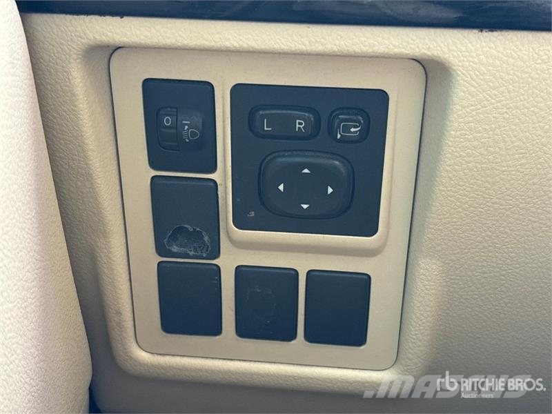 Toyota Prado GXR- 150L 4x4 SUV Coches