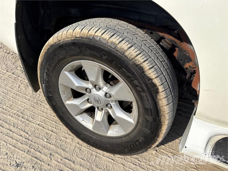 Toyota Prado TX 150L 4x4 SUV Voiture
