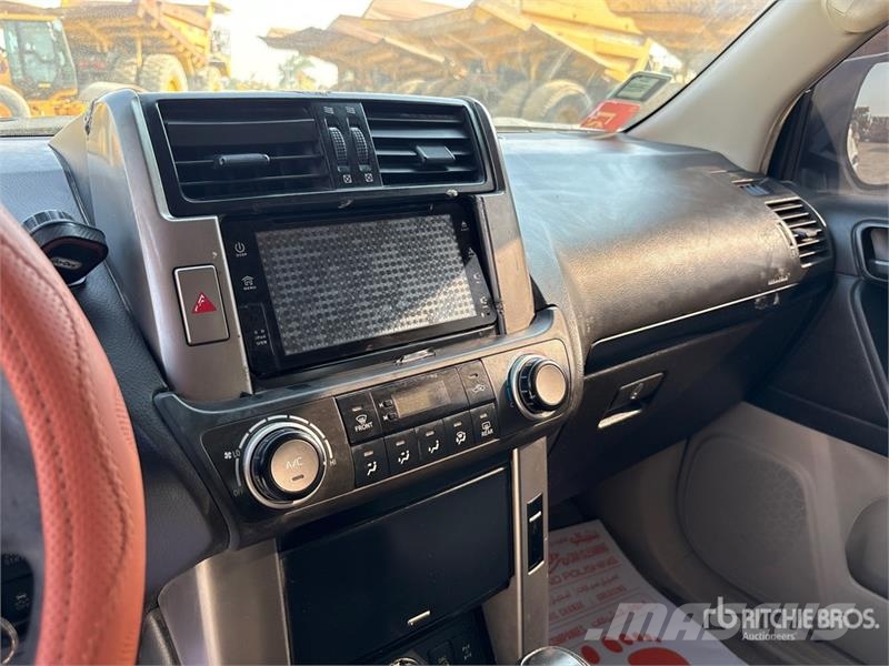 Toyota Prado TX 150L 4x4 SUV Voiture