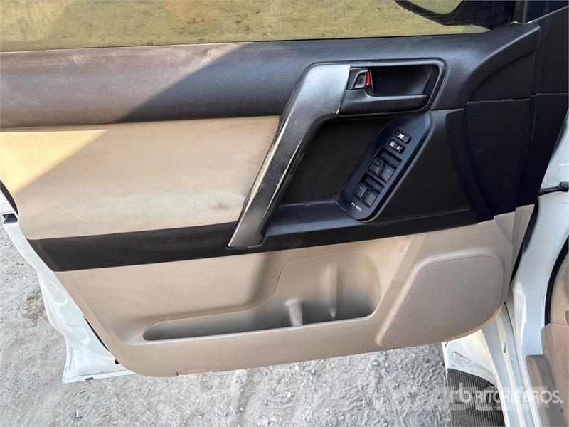 Toyota Prado TX 150L 4x4 SUV Voiture