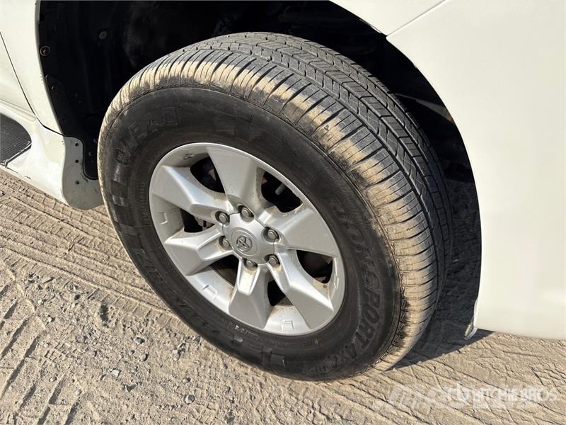 Toyota Prado TX 150L 4x4 SUV Voiture