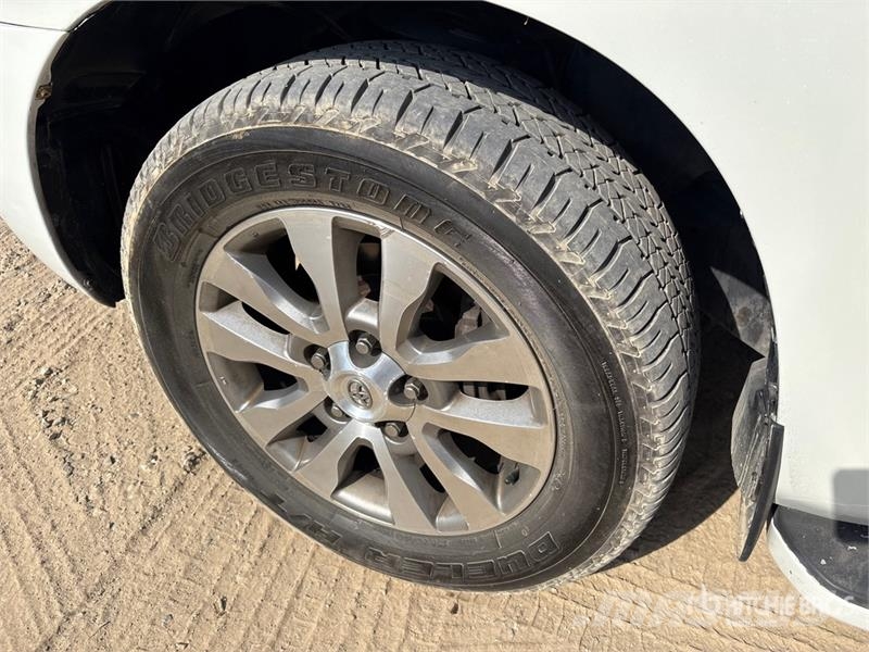 Toyota Sequoia 4x4 SUV Biler
