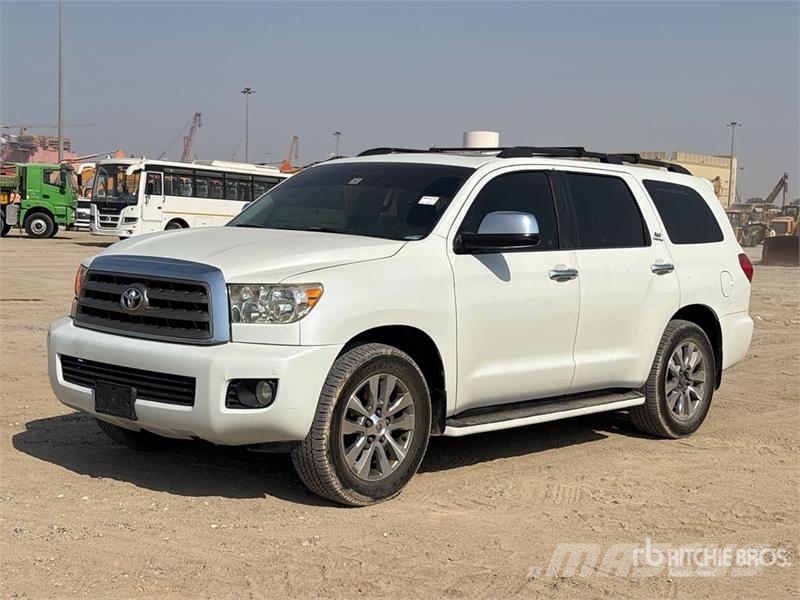 Toyota Sequoia iForce 4x4 SUV Carros