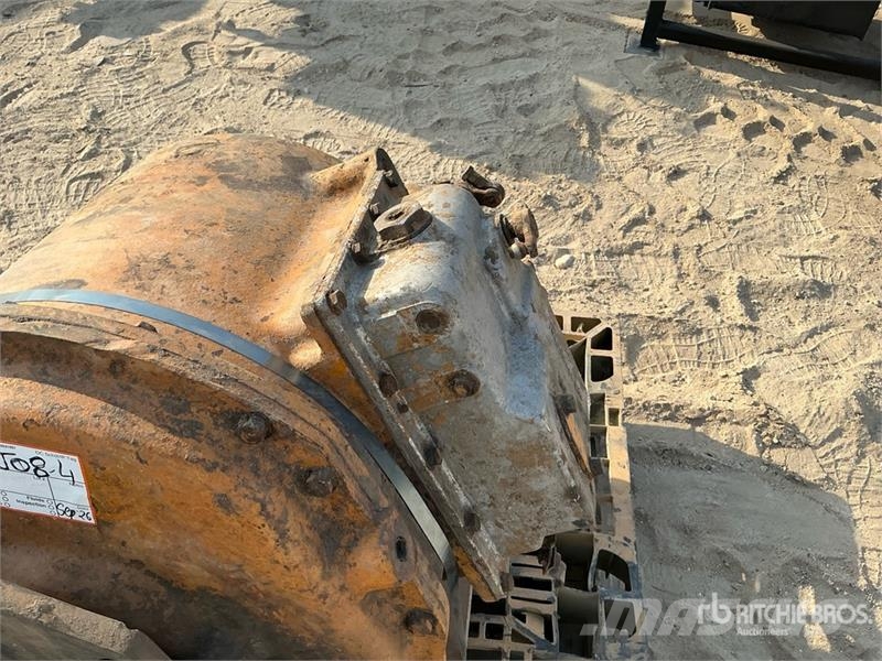 Transmission - Fits Komatsu D155-2 Gearboxes