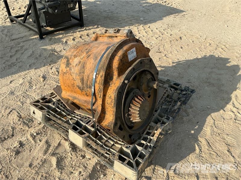 Transmission - Fits Komatsu D155-2 Gearboxes