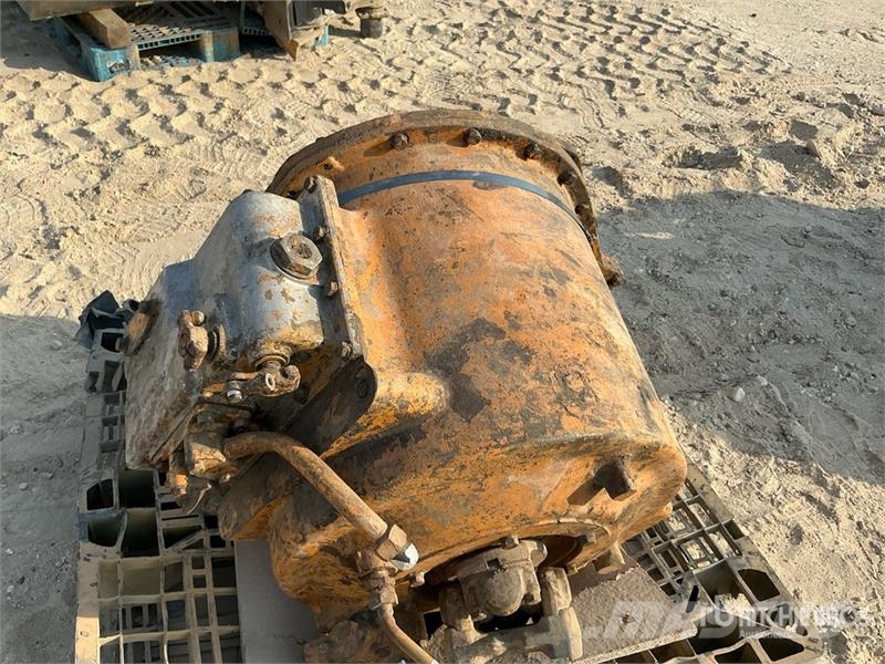 Transmission - Fits Komatsu D155-2 Gearboxes
