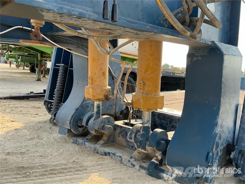 Transquip T/A Removable Gooseneck Lowboy Trailer Dieplader