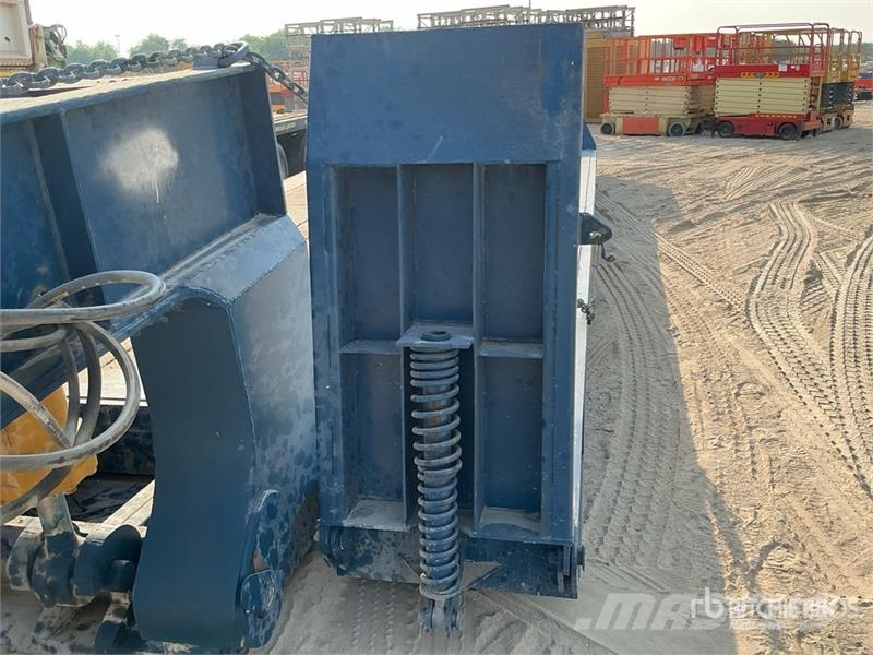 Transquip T/A Removable Gooseneck Lowboy Trailer Dieplader