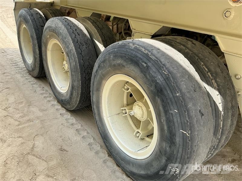  Tri/A End Dump Trailer مقطورات قلابة