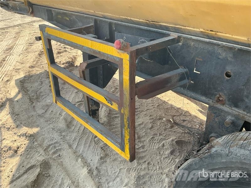  Tri/A End Dump Trailer Самоскиди