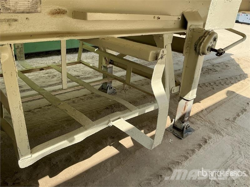  Tri/A End Dump Trailer مقطورات قلابة