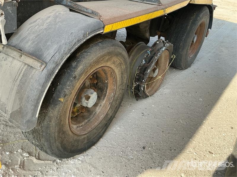  Tri/A End Dump Trailer Самоскиди