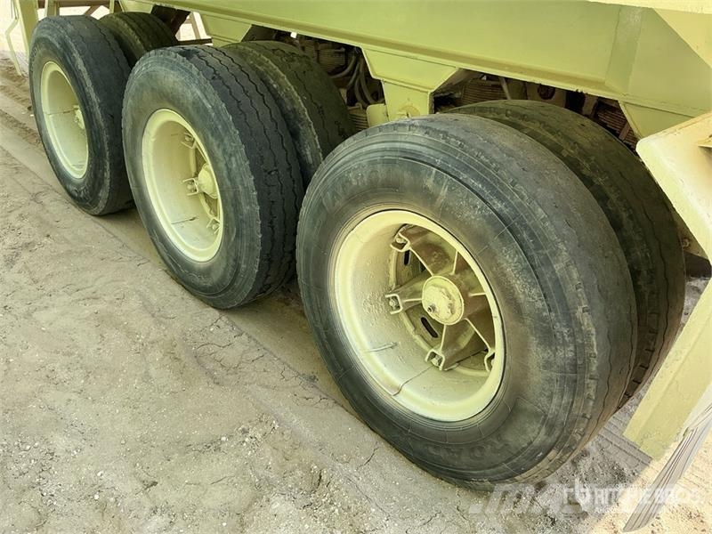  Tri/A End Dump Trailer مقطورات قلابة