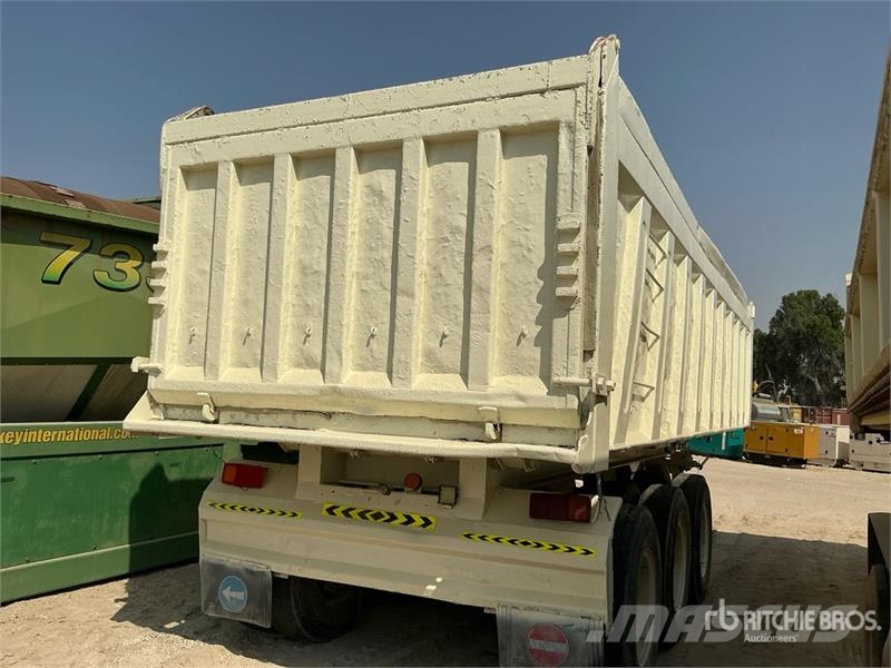  Tri/A End Dump Trailer مقطورات قلابة