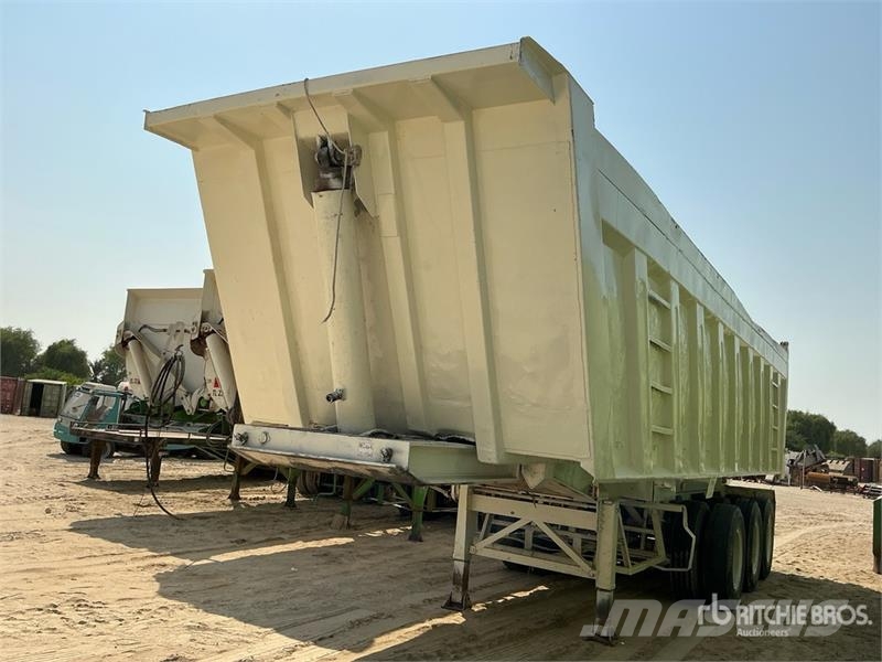  Tri/A End Dump Trailer مقطورات قلابة