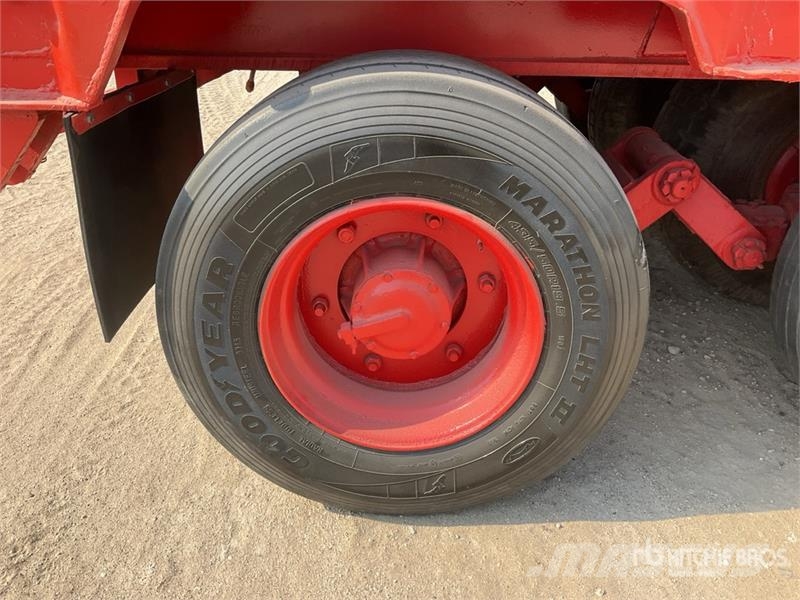Tri/A Step Deck Trailer Низькорамні причепи