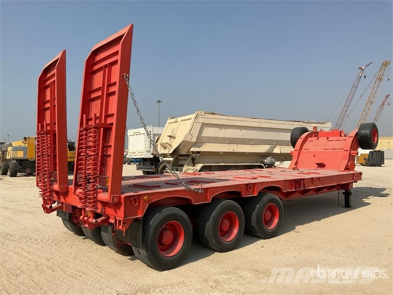 Tri/A Step Deck Trailer Низькорамні причепи