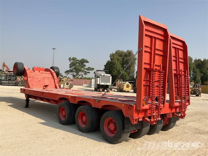 Tri/A Step Deck Trailer Низькорамні причепи