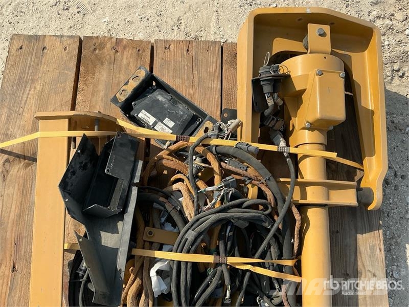 Trimble Lazer Leveling System - Fits Cat 140M مكونات أخرى