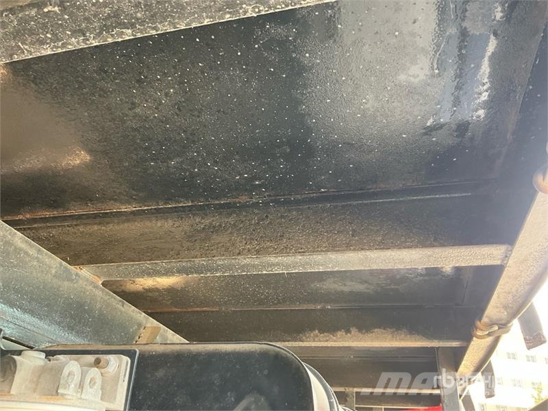 UD LKE210 4x2 7 Ton Curtain Side Truck (Inoperable) Tentautod