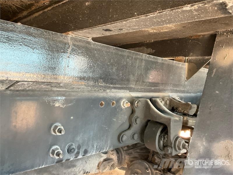 UD LKE210 4x2 7 Ton Curtain Side Truck (Inoperable) Tentautod