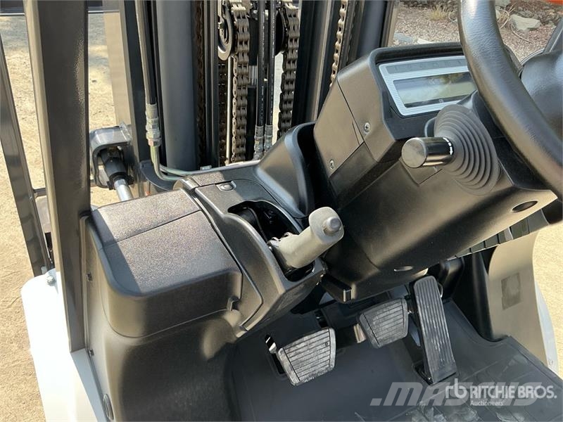 UniCarriers YG1F2A30U 3 ton Forklift (Unused) Другие складские механизмы