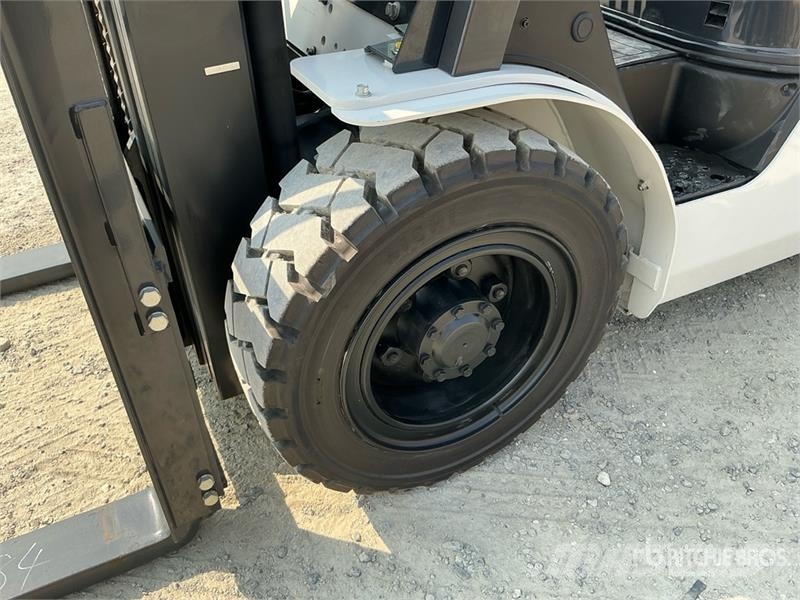UniCarriers YG1F2A30U 3 ton Forklift (Unused) Інше