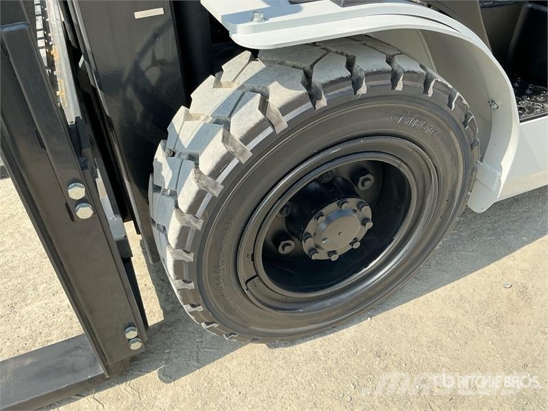 UniCarriers YG1F2A30U 3 ton Forklift (Unused) Другие складские механизмы