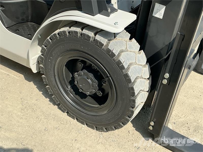 UniCarriers YG1F2A30U 3 ton Forklift (Unused) Другие складские механизмы