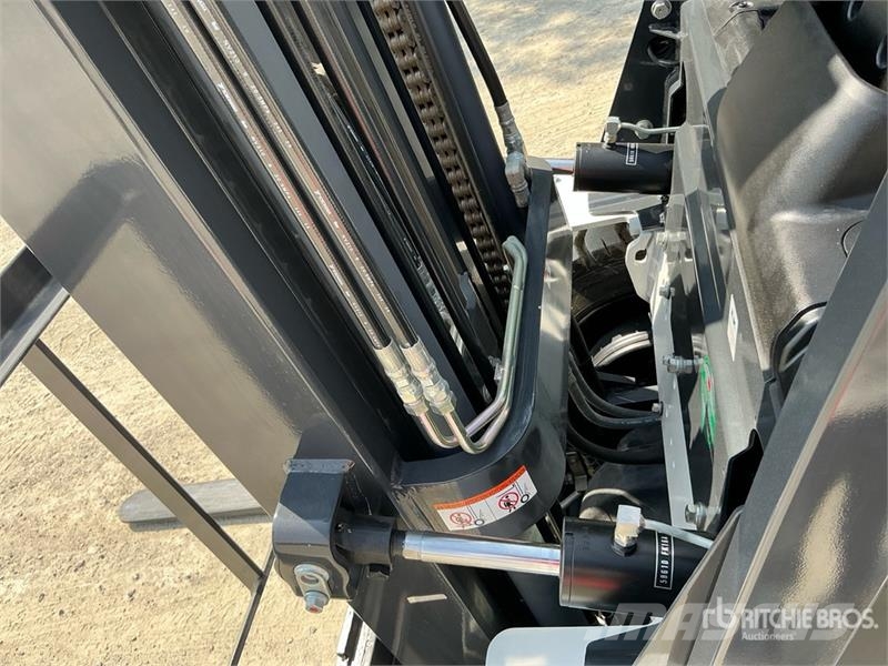 UniCarriers YG1F2A30U 3 ton Forklift (Unused) Другие складские механизмы