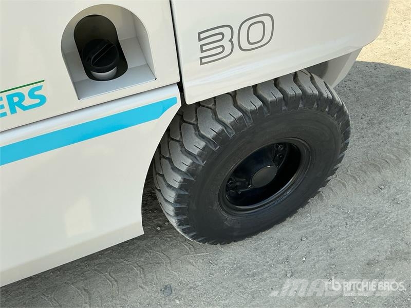 UniCarriers YG1F2A30U 3 ton Forklift (Unused) Другие складские механизмы