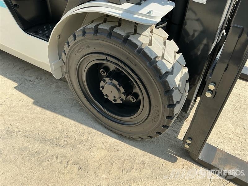 UniCarriers YG1F2A30U 3 ton Forklift (Unused) Другие складские механизмы