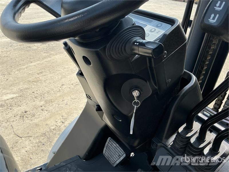 UniCarriers YG1F2A30U 3 ton Forklift (Unused) Другие складские механизмы