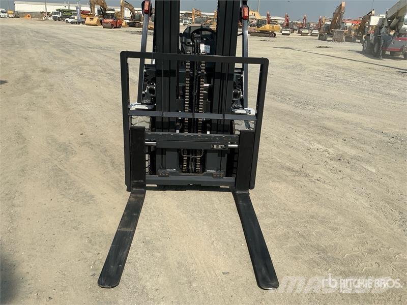 UniCarriers YG1F2A30U 3 ton Forklift (Unused) Другие складские механизмы