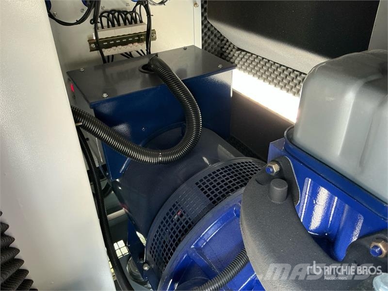  Unikai UK90E 90 kVA Skid-Mounted Generator Set (Un مولدات ديزل