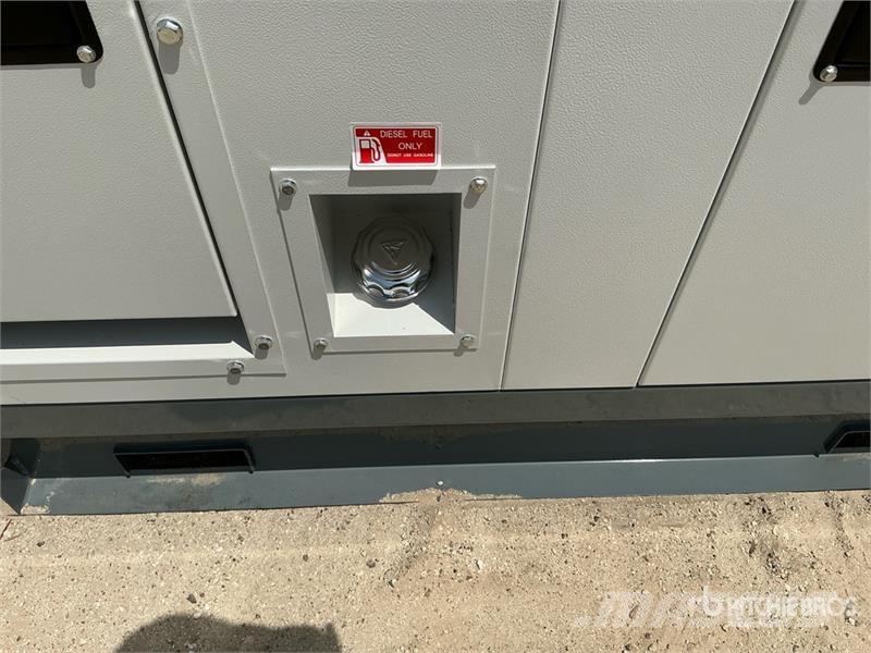  Unikai UK90E 90 kVA Skid-Mounted Generator Set (Un مولدات ديزل