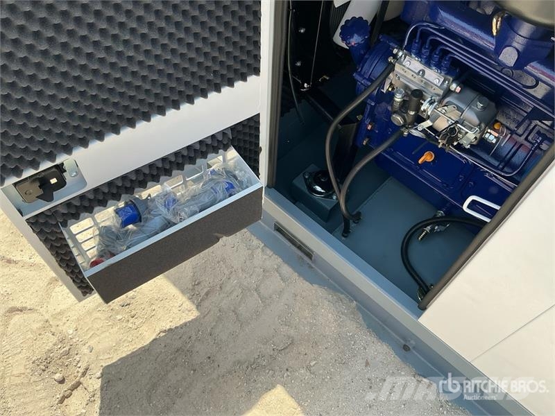  Unikai UK90E 90 kVA Skid-Mounted Generator Set (Un مولدات ديزل