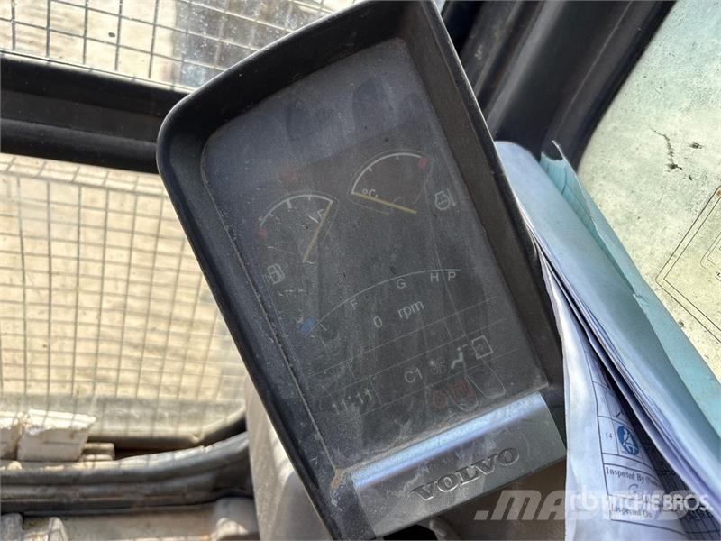 Volvo EC210D Tracked Excavator Гусеничні екскаватори