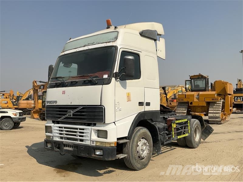 Volvo FH-420 4x2 S/A Sleeper Truck Tractor وحدات الجر