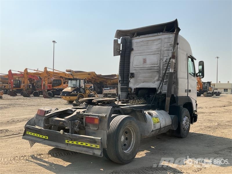Volvo FH-420 4x2 S/A Sleeper Truck Tractor وحدات الجر