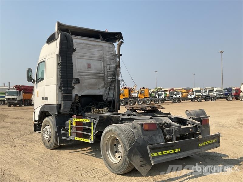Volvo FH-420 4x2 S/A Sleeper Truck Tractor وحدات الجر