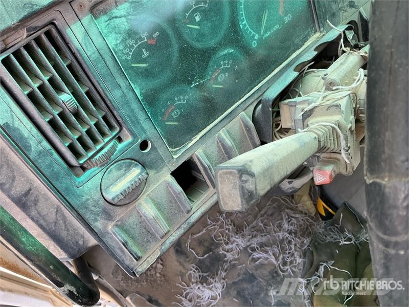 Volvo FL10 6x4 Rollback Truck (Inoperable) Bergungsfahrzeuge