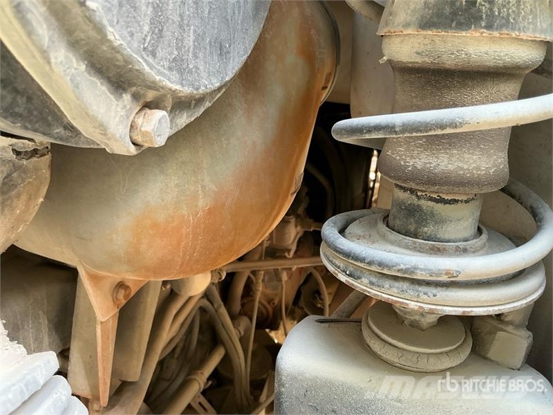 Volvo FL10 6x4 Rollback Truck (Inoperable) Bergungsfahrzeuge