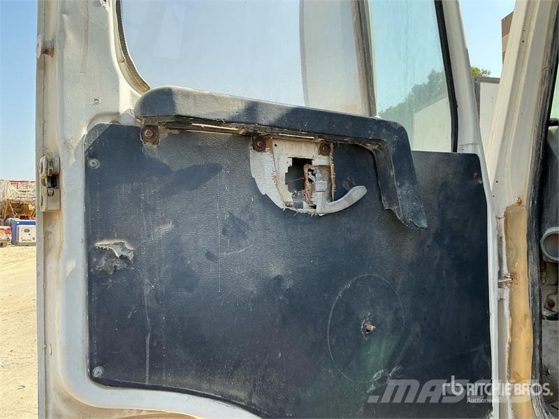 Volvo FL10 6x4 Rollback Truck (Inoperable) Bergungsfahrzeuge